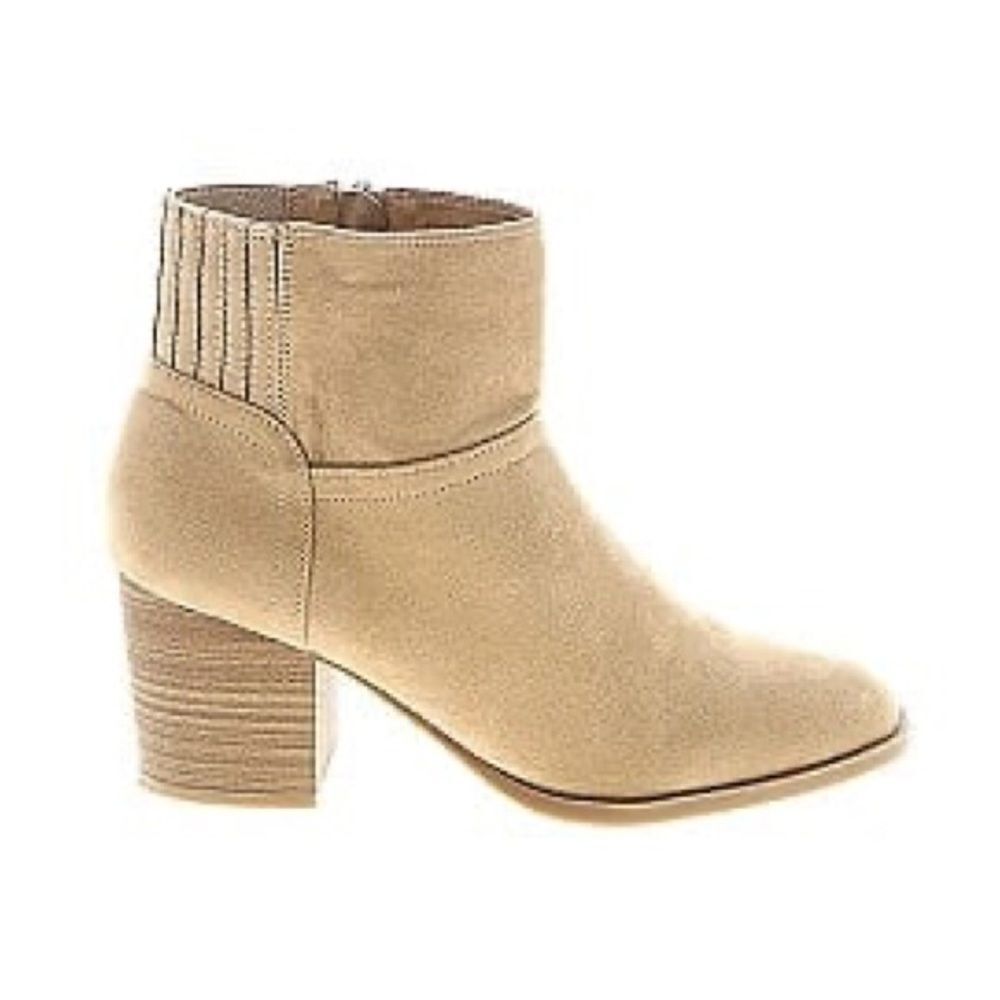 Lauren Conrad size 8.5 boots tan